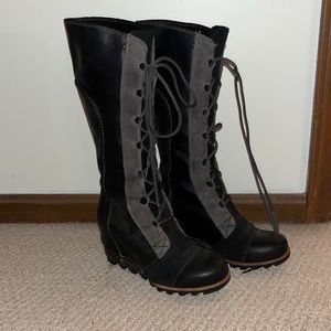 Sorel Joan of Arctic wedge boots size 6.5